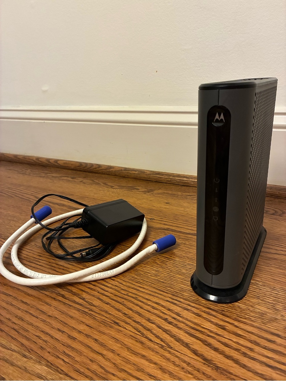 Motorola DOCSIS 3.0 High-Speed Cable Modem (MB7621) EUC